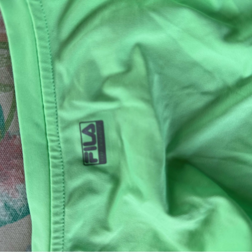 Fila women’s green fitted used long sleeve shirt XS